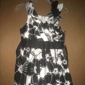 Girls black and white dress